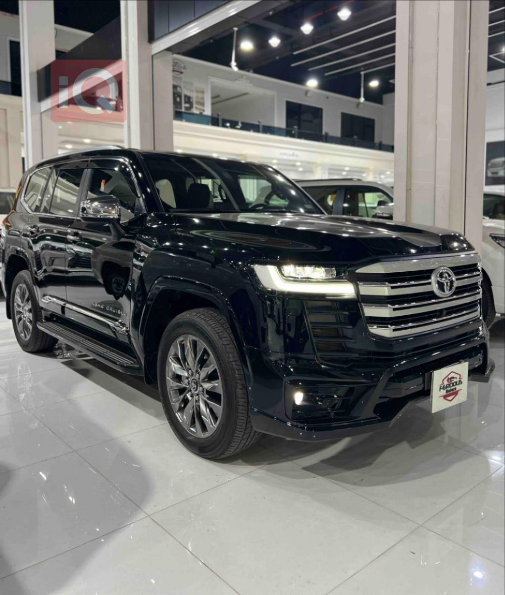 تۆیۆتا لاند کروزەر